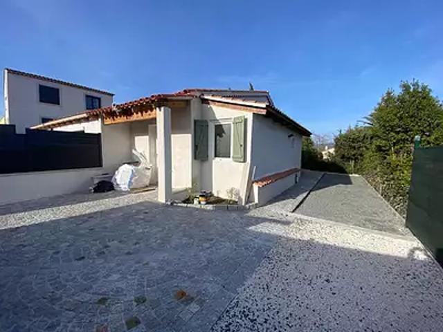 Roquebrune sur Argens 83520 Achat / Vente maison 2 pièces t2 au dernier étage terrasse