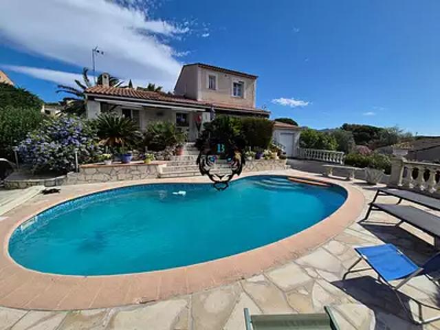 Roquebrune sur Argens 83520 Achat / Vente maison 4 pièces t4 au dernier étage