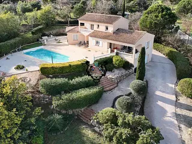 Roquebrune sur Argens 83520 Achat / Vente maison 4 pièces t4 au dernier étage