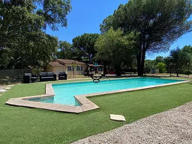 Roquebrune sur Argens 83520 Achat / Vente maison 4 pièces t4 au dernier étage piscine