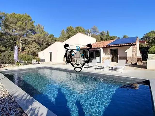Roquebrune sur Argens 83520 Achat / Vente maison 5 pièces t5 au dernier étage piscine