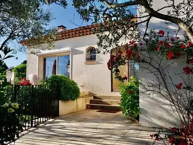 Roquebrune sur Argens 83520 Achat / Vente maison 5 pièces t5 piscine