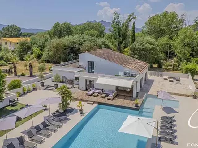 Roquebrune sur Argens 83520 Achat / Vente maison 7 pièces t7 piscine