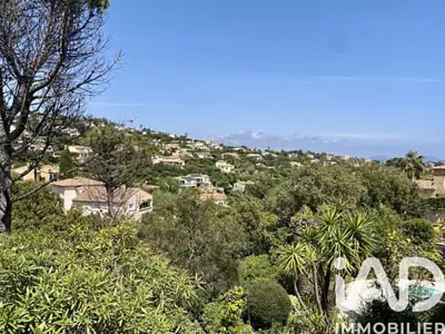 Roquebrune sur Argens 83380 Achat / Vente maison 4 pièces t4 parking