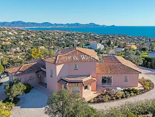Roquebrune sur Argens 83380 Achat / Vente maison 6 pièces t6 piscine terrasse