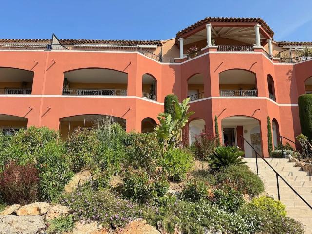 Roquebrune Sur Argens | Appart T 3 avec loggia donnant sur u. 60m² Roquebrune sur Argens