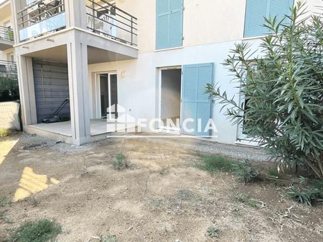Roquebrune sur argens, appartement 3 pièces avec jardin et terrasse, parking privatif intérieur