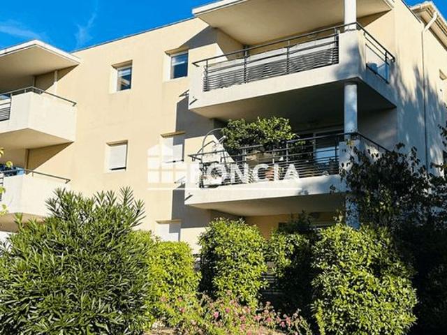 Roquebrune sur argens, appartement 2 pièces avec garage fermé et parking extérieur privatif