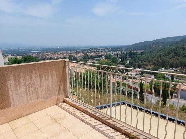 Roquebrune sur Argens APPARTEMENT et GARAGE pisc