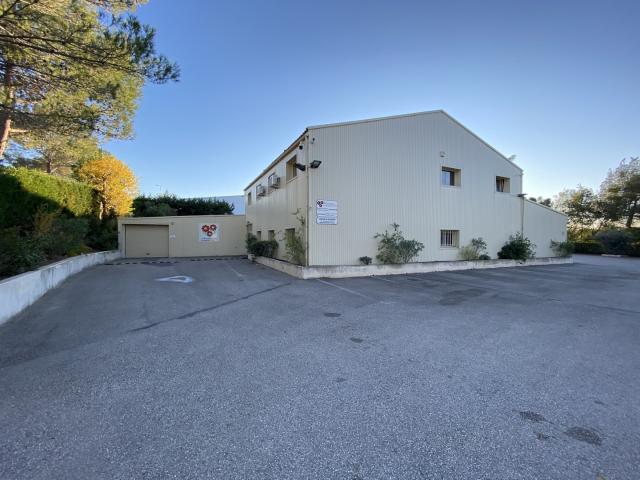 Roquebrune sur Argens, Entrepots et bureaux en zone d'activité