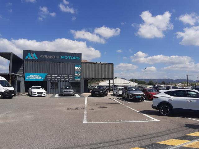 Roquebrune sur Argens, terrain 2600 m2 en zone d'activité