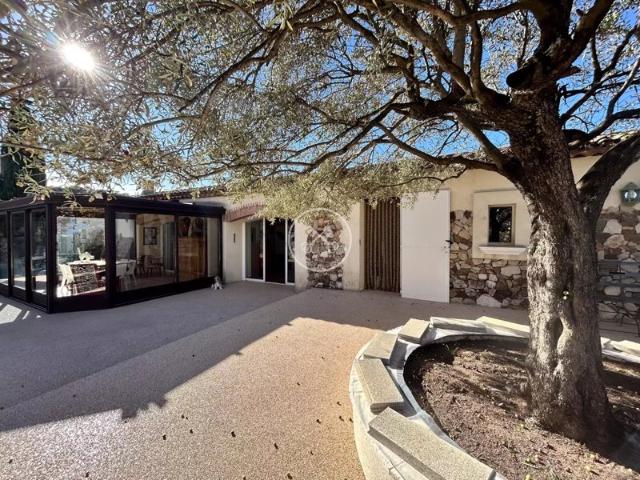 Roquebrune Villa 5 pièces avec dépendance Piscine
