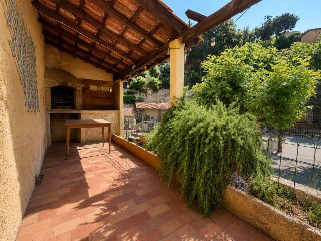 Roquebrune Village Maison de charme avec terrasse