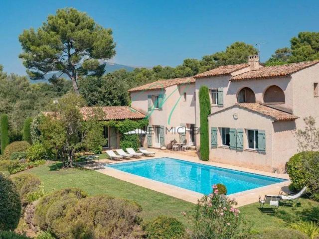 ROQUEFORT LES PINS: COUP DE COEUR