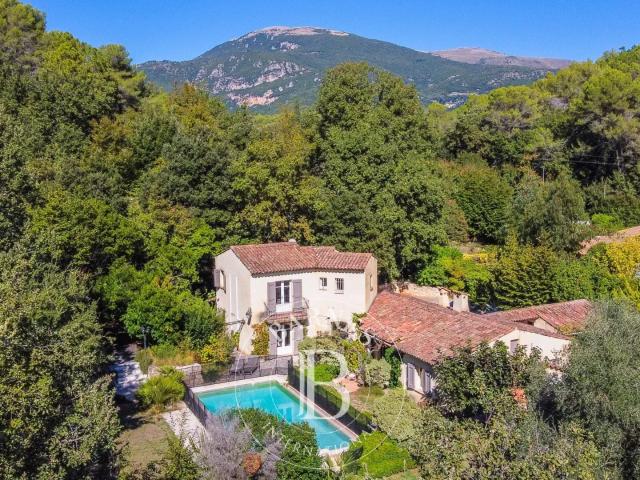 Roquefort les Pins Au calme 3 chambre Piscine