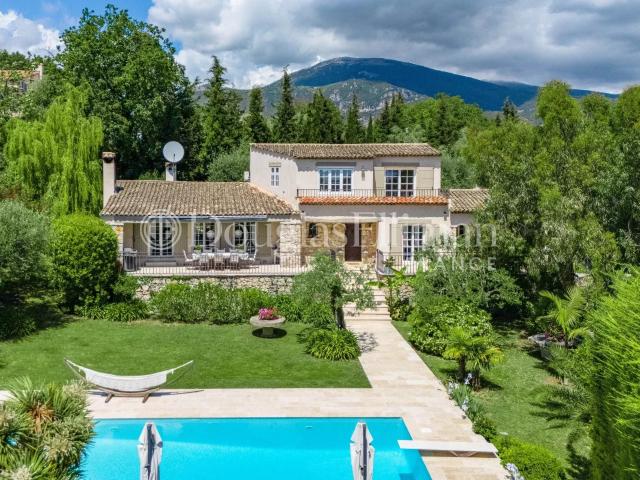 Roquefort les Pins: Belle villa rénovée avec studio indépendant