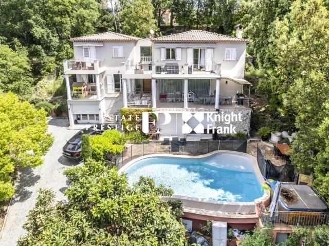 Roquefort Les Pins: Découvrez cette villa provençale d'exce. 333m² Roquefort les Pins