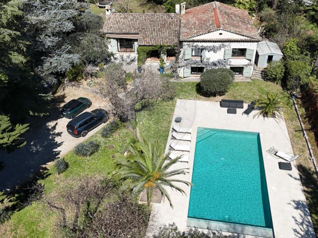 ROQUEFORT LES PINS, maison à vendre, 7 pièces, 208 m²