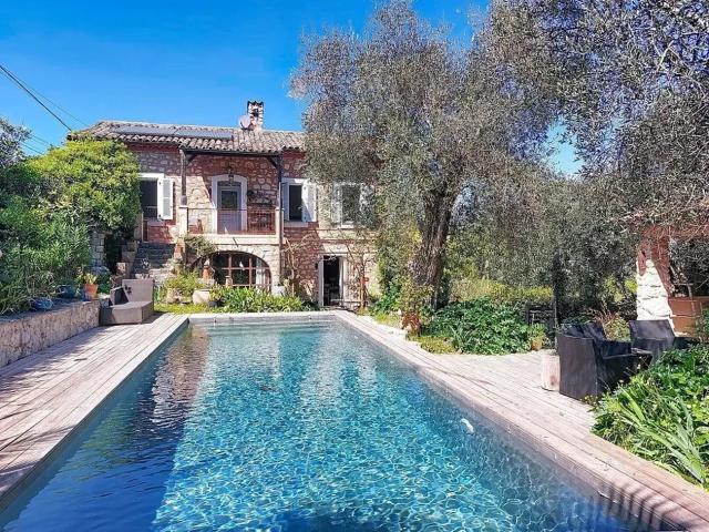 Roquefort les pins, maison 5 pièces, piscine 151m² Roquefort les Pins
