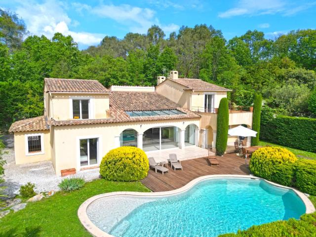 Roquefort Les Pins: Residentiel 249m² Roquefort les Pins