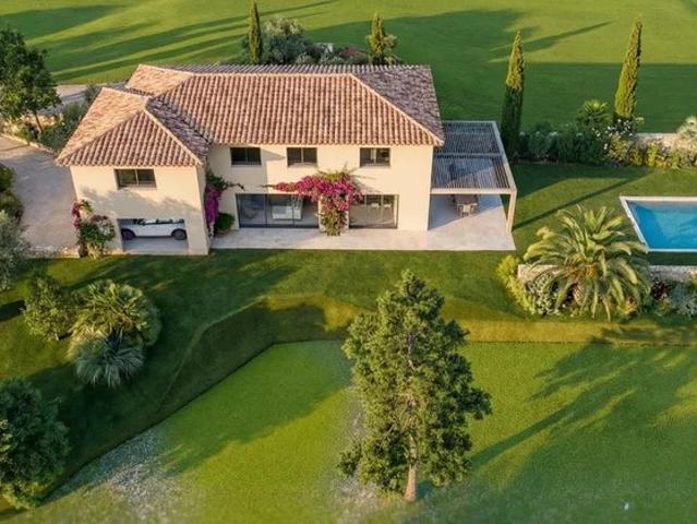 Roquefort les pins Terrain constructible avec permis accordé
