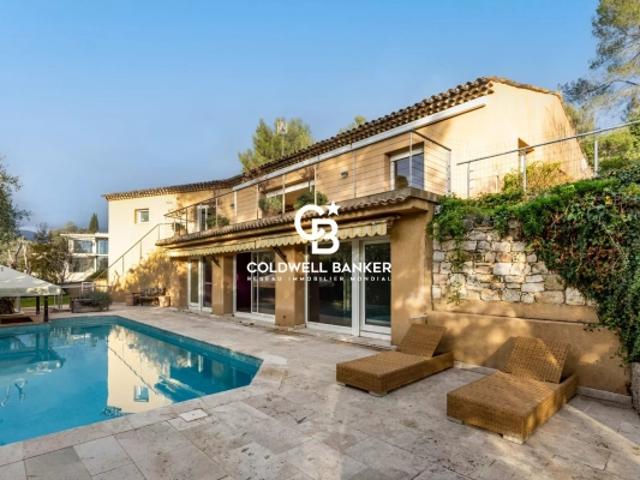 Roquefort les pins, Villa 8 pièces de 430 m2, avec jardin et piscine