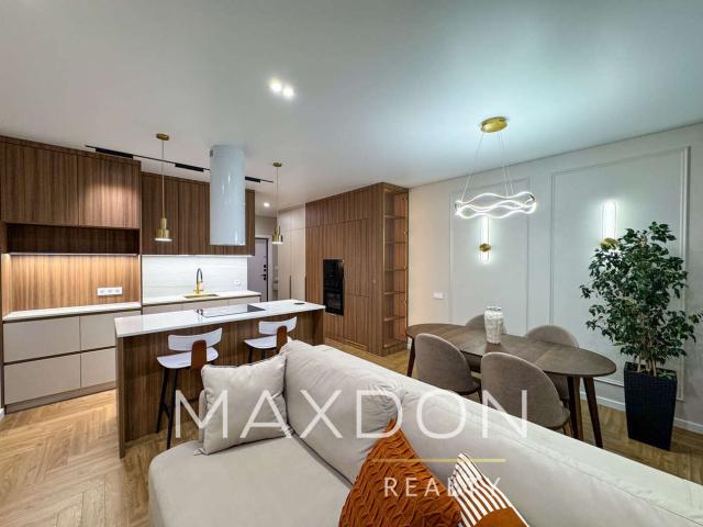 Ростов на Дону, Кировский, Ворошиловский просп,82/4