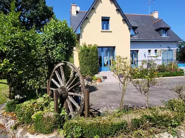 Rostrenen 22110 Achat / Vente maison 12 pièces t12