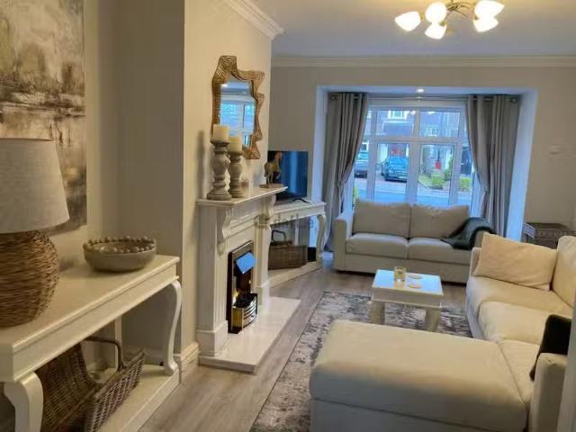 Ros Caoin, Roscam, Co. Galway is for rent