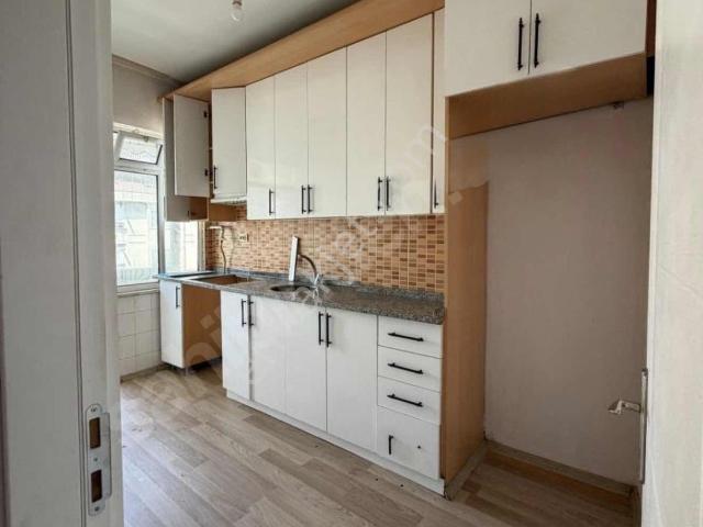 Rose Gayrimenkul'den Güzeller Mh. Kiralık 3+1 En Üst Kat