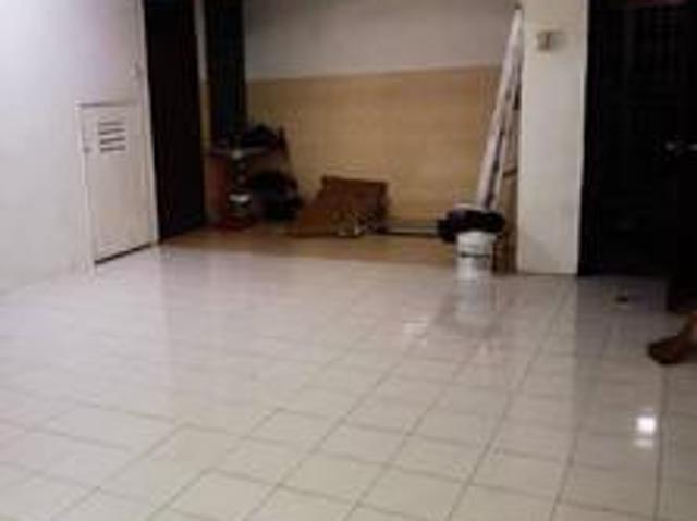 Rose Villa Apartment Taman Putri Kulai Corner Good Condition For Sale