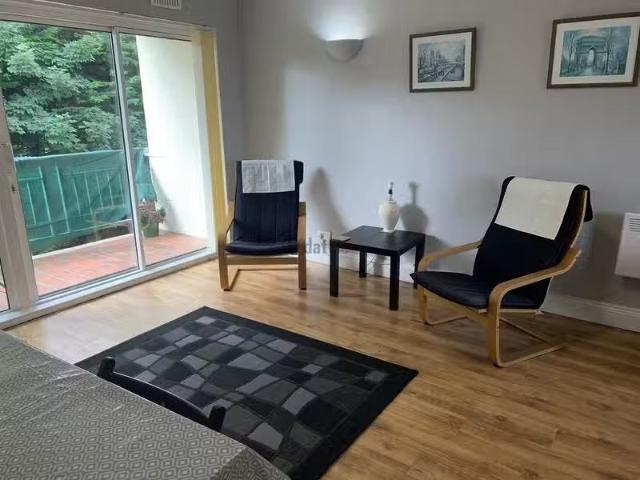 Rosecourt, Cabra Road, Dublin 7, Cabra, Dublin 7 is for rent