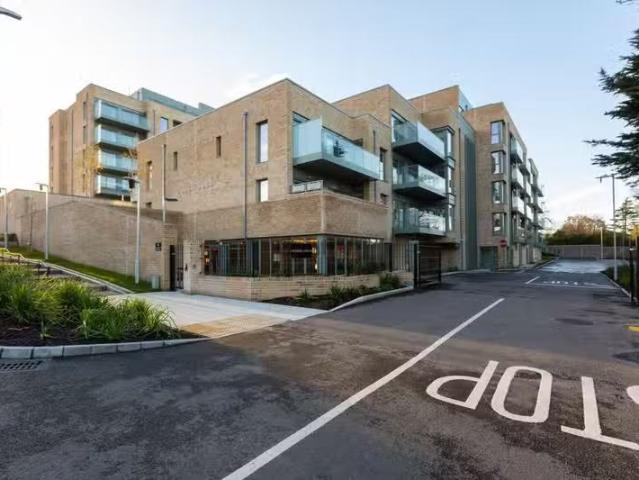 Roselawn, Knocksinna Court, Foxrock, Dublin 18 is for rent