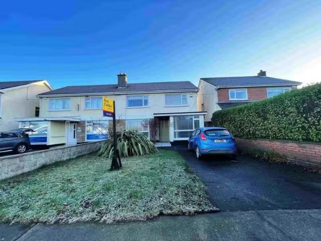 Roselawn Road, Castleknock, Dublin 15 is for rent
