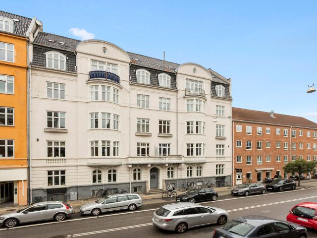 Rosenørns Alle 64, 1. Th
