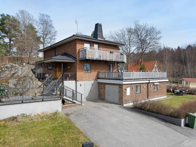 Rosenhillsvägen 2B