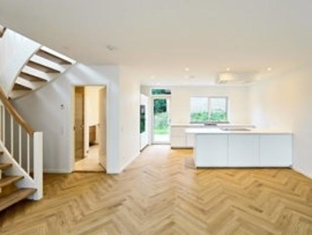 Rosenvej, 141 m2, 4 værelser, 14.826 kr Odense SV, Fyn