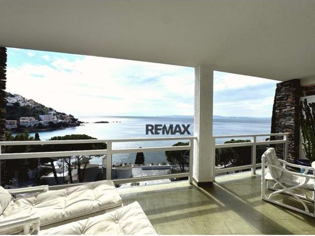 Roses | Apartamento con vistas al Mediterráneo, terraza y parking en Canyelles
