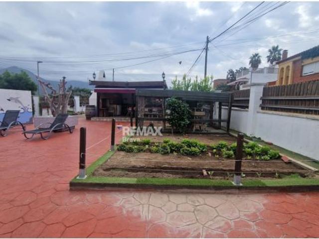 Roses | Exclusiva vivienda sobre parcela de 1.190 m2 en entorno muy tranquilo