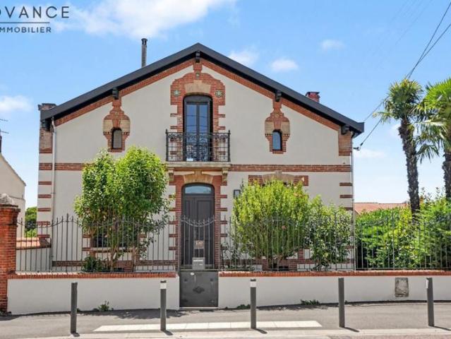 ROSERAIE Magnifique Toulousaine d'environ 140m² avec garage