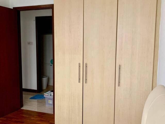 ROSEWOOD CONDO $1100 for 1 lady Woodlands MRT swimming pool