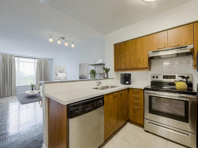 Rosewell Gardens 1 Bedroom Apartment for Rent at 515 Rosewell Ave, Toronto, ON M4R 2J3 Lytton Park