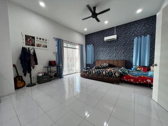 Roseville Bandar Puteri Jaya 2 Storey Semi D House For Sale