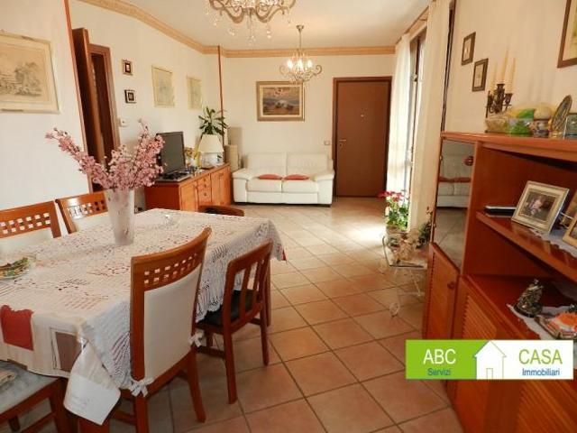 Rosignano Solvay Rif. R1119. In fabbricato di recente costruzione, ubicato in zona residenziale tranquilla e panoramica, appartamento piano primo co