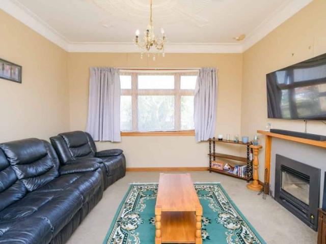 ROSLYN 3 BEDROOM