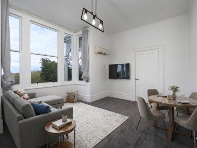 roslyn, 3 bedrooms