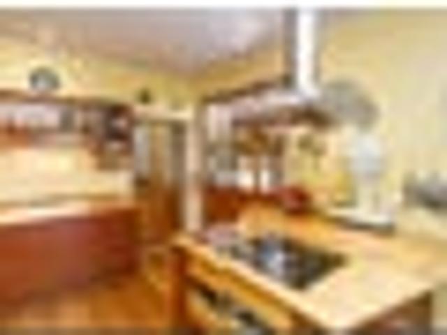 Roslyn, 5 bedrooms, $750 pw