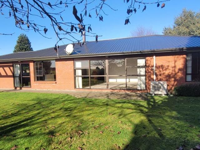 roslyn bush, 3 bedrooms