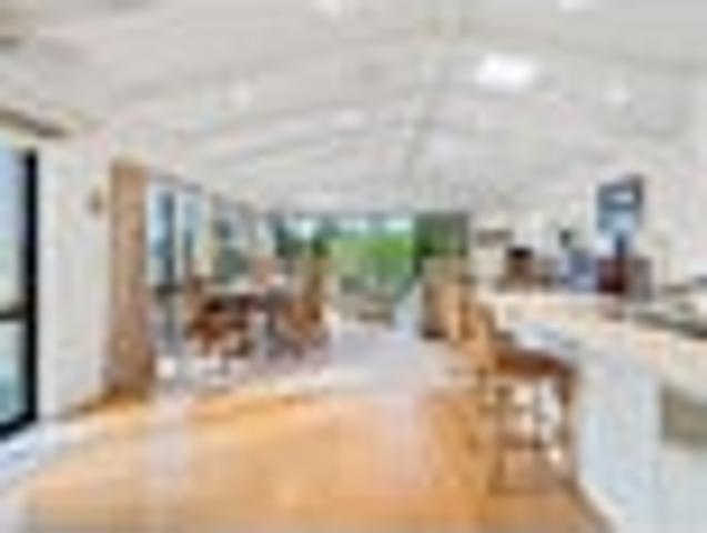 Roslyn Living with Views, Sun & Flexibility