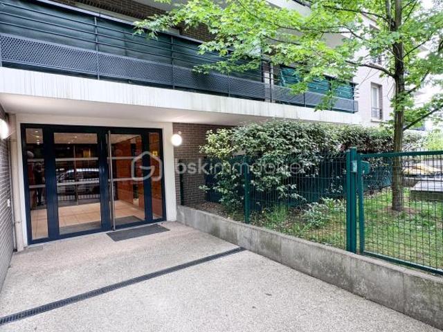 ROSNY SOUS BOIS SUPERBE F3 AVEC BALCON, PARKING ET RÉSIDENCE COMPTENPORAINE!